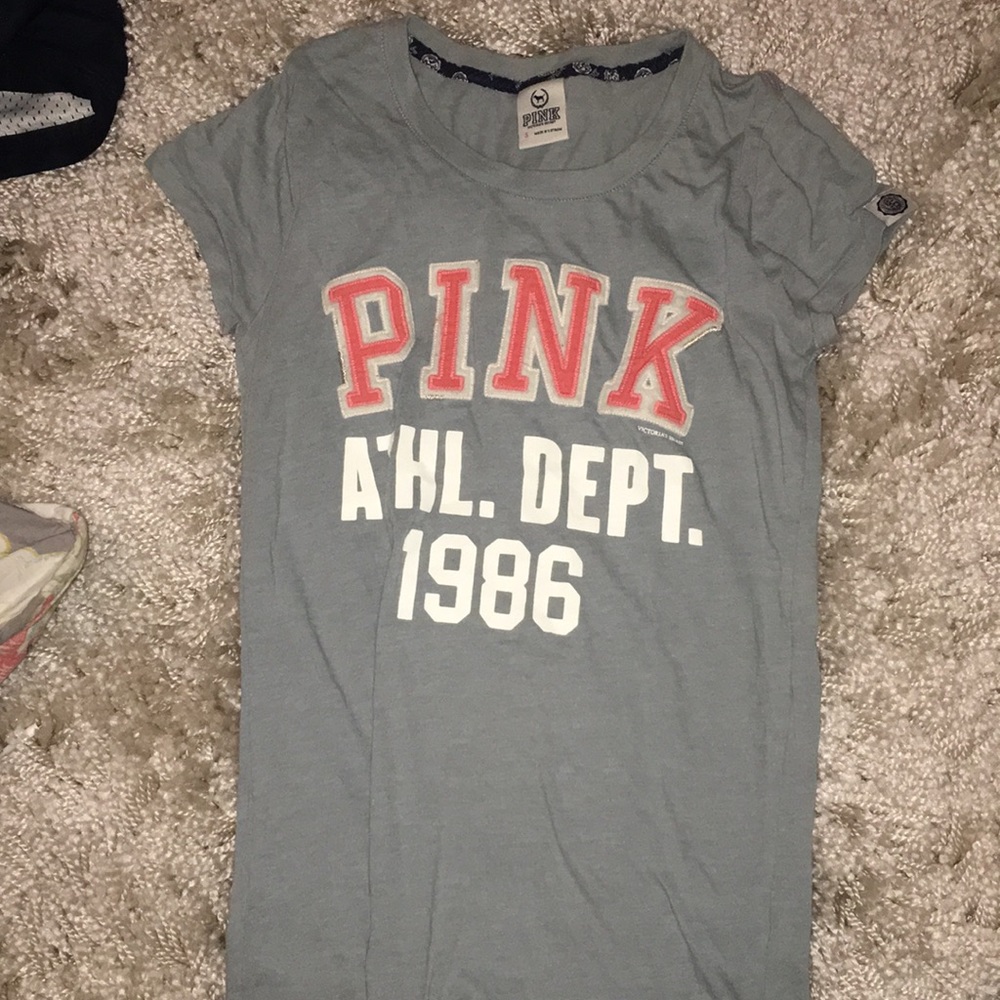 pink t-shirt